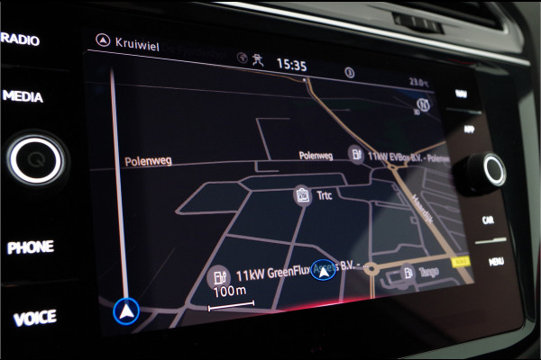 Volkswagen Tiguan 1.5 TSI R-Line > IQ.Light/trekhaak/20 inch Suzuka/Black Style Design-pakket...