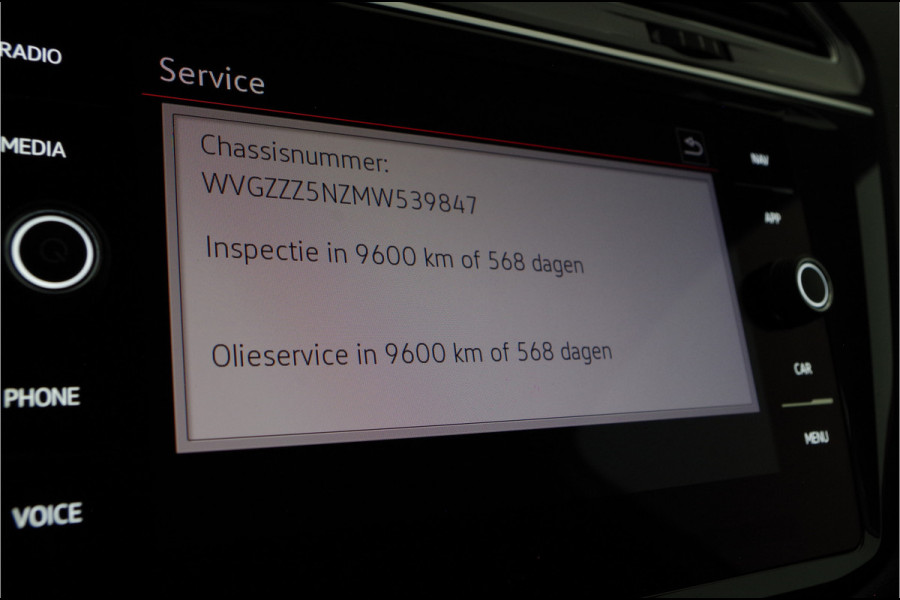 Volkswagen Tiguan 1.5 TSI R-Line > IQ.Light/trekhaak/20 inch Suzuka/Black Style Design-pakket...