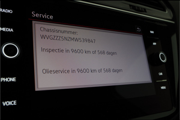 Volkswagen Tiguan 1.5 TSI R-Line > IQ.Light/trekhaak/20 inch Suzuka/Black Style Design-pakket...