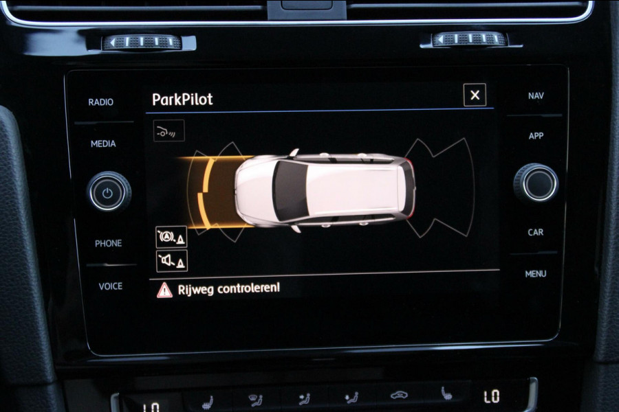 Volkswagen Golf 7.5 - 1.5 TSI 2x R Line 150 PK Automaat |PANORAMADAK, VIRTUAL, CRUISE, STOELVERWARMING, CAMERA, LED, PDC|