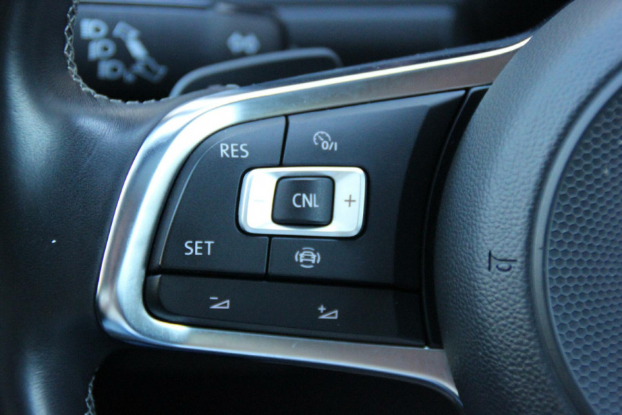 Volkswagen Golf 7.5 - 1.5 TSI 2x R Line 150 PK Automaat |PANORAMADAK, VIRTUAL, CRUISE, STOELVERWARMING, CAMERA, LED, PDC|