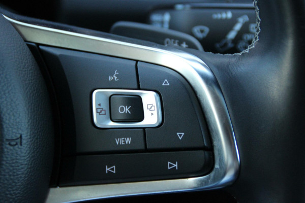 Volkswagen Golf 7.5 - 1.5 TSI 2x R Line 150 PK Automaat |PANORAMADAK, VIRTUAL, CRUISE, STOELVERWARMING, CAMERA, LED, PDC|
