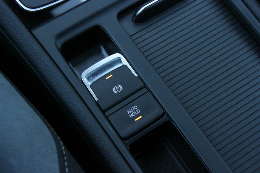 Volkswagen Golf 7.5 - 1.5 TSI 2x R Line 150 PK Automaat |PANORAMADAK, VIRTUAL, CRUISE, STOELVERWARMING, CAMERA, LED, PDC|