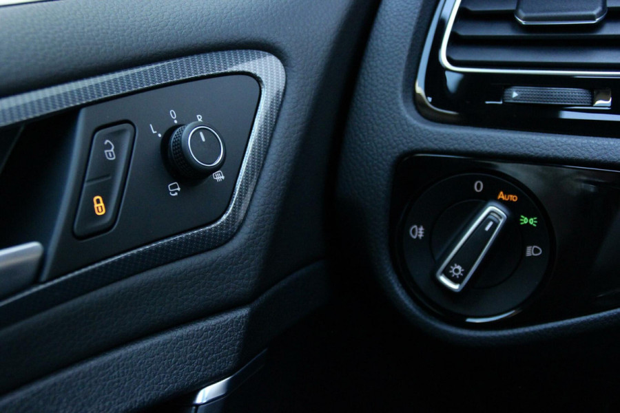Volkswagen Golf 7.5 - 1.5 TSI 2x R Line 150 PK Automaat |PANORAMADAK, VIRTUAL, CRUISE, STOELVERWARMING, CAMERA, LED, PDC|