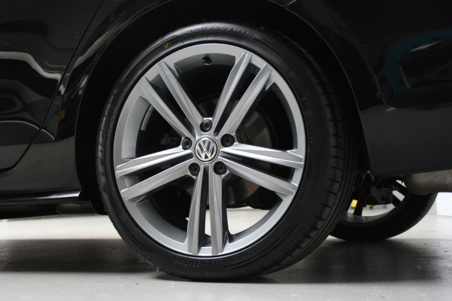 Volkswagen Golf 7.5 - 1.5 TSI 2x R Line 150 PK Automaat |PANORAMADAK, VIRTUAL, CRUISE, STOELVERWARMING, CAMERA, LED, PDC|