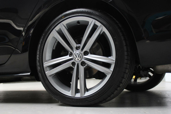Volkswagen Golf 7.5 - 1.5 TSI 2x R Line 150 PK Automaat |PANORAMADAK, VIRTUAL, CRUISE, STOELVERWARMING, CAMERA, LED, PDC|