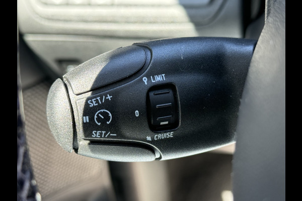 Peugeot 2008 BWJ 2017 | 1.2T 111PK Allure | CLIMA | TREKHAAK | NAVI | CARPLAY | LEDER/STOF