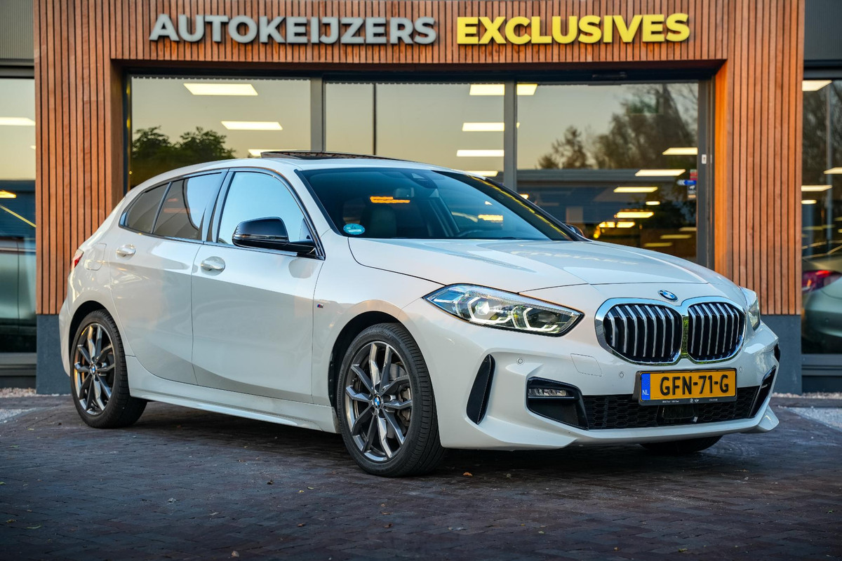 BMW 1-serie 118i Introduction Edition M Pakket Panodak Leer DAB+ Navigatie Stoel Stuurverw. BMW 1-serie 118i Introduction Edition M Pakket Panodak Leer DAB+ Navigatie Stoel Stuurverw.