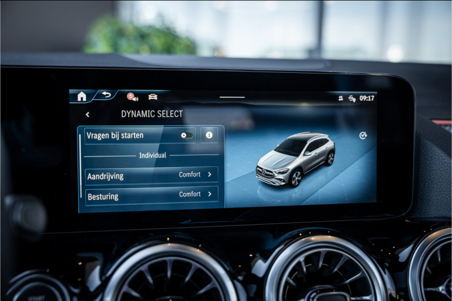 Mercedes-Benz GLA 180 AMG Line - Panorama | Elek. Trekhaak | ACC | Camera