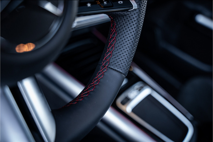 Mercedes-Benz GLA 180 AMG Line - Panorama | Elek. Trekhaak | ACC | Camera