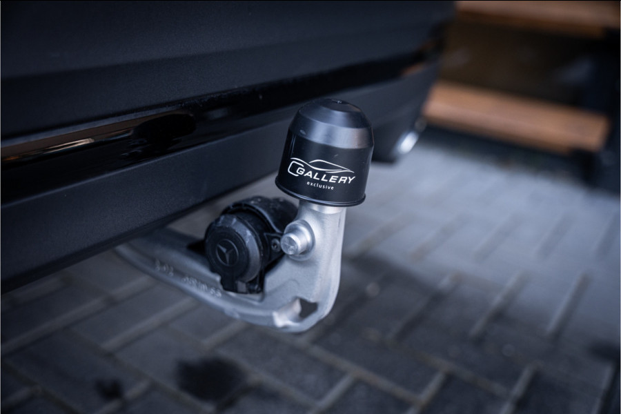 Mercedes-Benz GLA 180 AMG Line - Panorama | Elek. Trekhaak | ACC | Camera