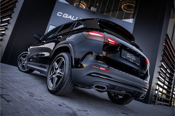 Mercedes-Benz GLA 180 AMG Line - Panorama | Elek. Trekhaak | ACC | Camera