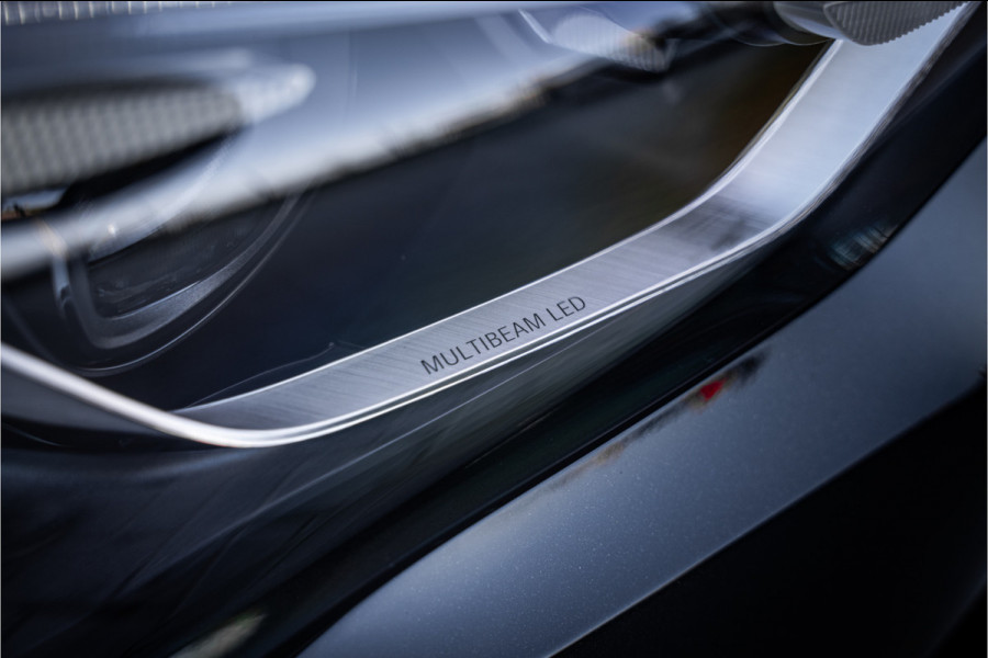 Mercedes-Benz GLA 180 AMG Line - Panorama | Elek. Trekhaak | ACC | Camera