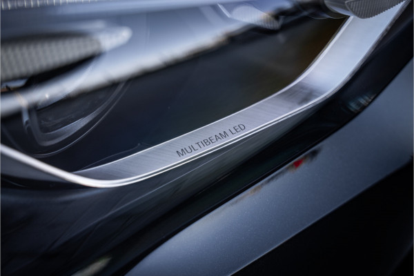Mercedes-Benz GLA 180 AMG Line - Panorama | Elek. Trekhaak | ACC | Camera