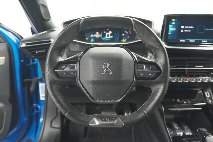 Peugeot e-2008 EV GT 50 kWh | Adaptieve Cruise Control | Camera | Navigatie | Dodehoekdetectie