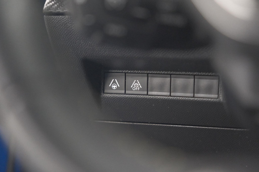Peugeot e-2008 EV GT 50 kWh | Adaptieve Cruise Control | Camera | Navigatie | Dodehoekdetectie