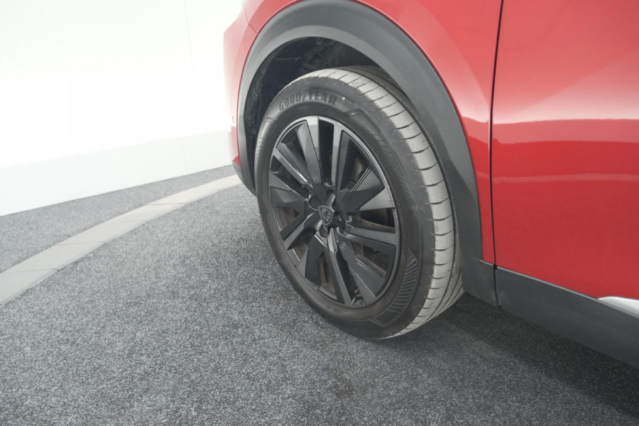 Peugeot 2008 PureTech 130 EAT8 GT | 360 Camera | Dodehoekdetectie | Navigatie | Apple Carplay