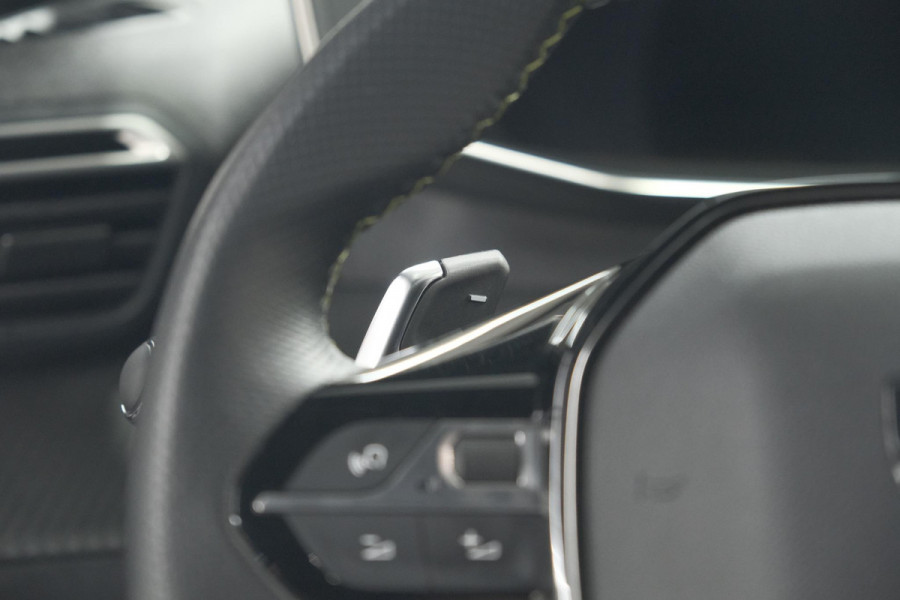 Peugeot 2008 PureTech 130 EAT8 GT | 360 Camera | Dodehoekdetectie | Navigatie | Apple Carplay