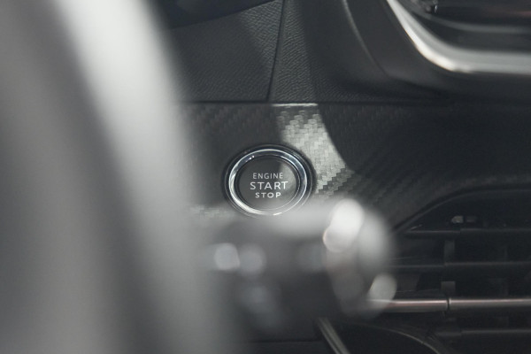 Peugeot 2008 PureTech 130 EAT8 GT | 360 Camera | Dodehoekdetectie | Navigatie | Apple Carplay