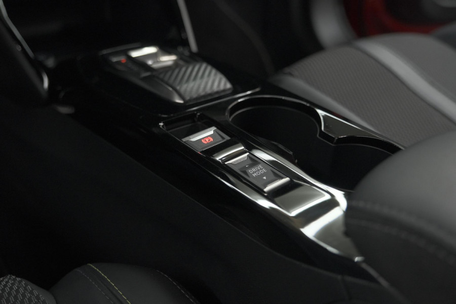Peugeot 2008 PureTech 130 EAT8 GT | 360 Camera | Dodehoekdetectie | Navigatie | Apple Carplay