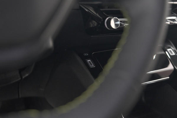 Peugeot 2008 PureTech 130 EAT8 GT | 360 Camera | Dodehoekdetectie | Navigatie | Apple Carplay