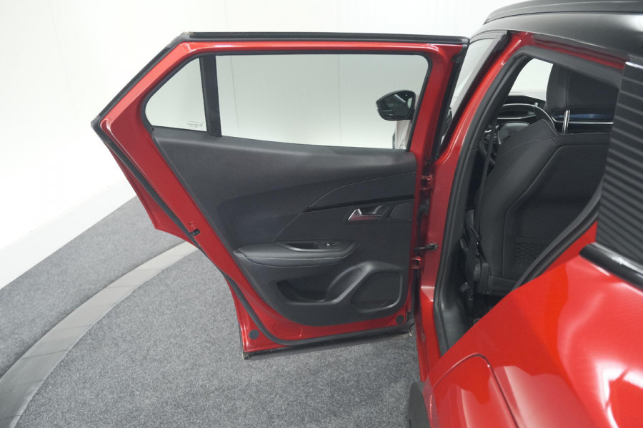 Peugeot 2008 PureTech 130 EAT8 GT | 360 Camera | Dodehoekdetectie | Navigatie | Apple Carplay