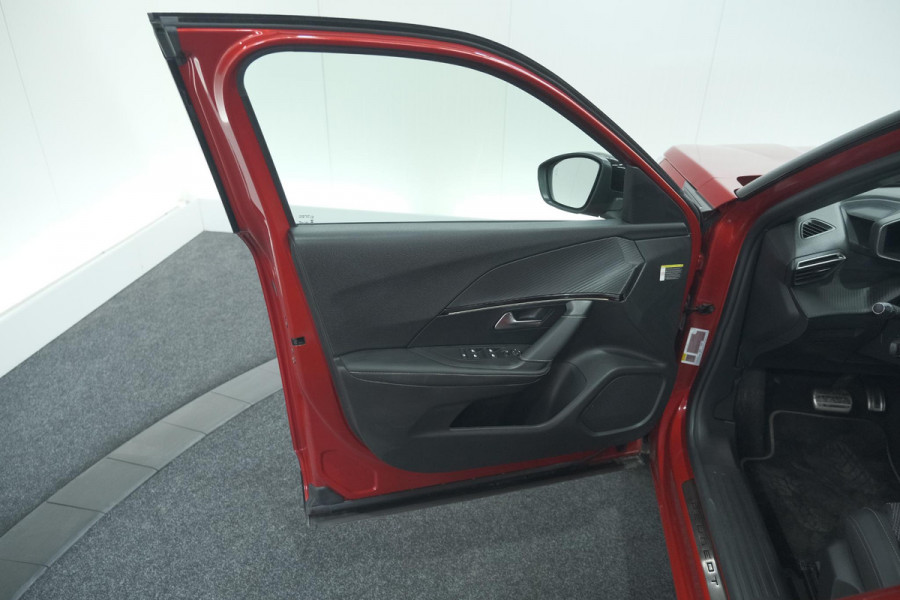 Peugeot 2008 PureTech 130 EAT8 GT | 360 Camera | Dodehoekdetectie | Navigatie | Apple Carplay