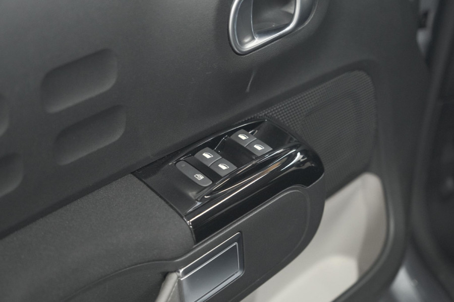 Citroën C3 PureTech 110 Shine | Camera | Navigatie | Apple Carplay | Parkeersensoren