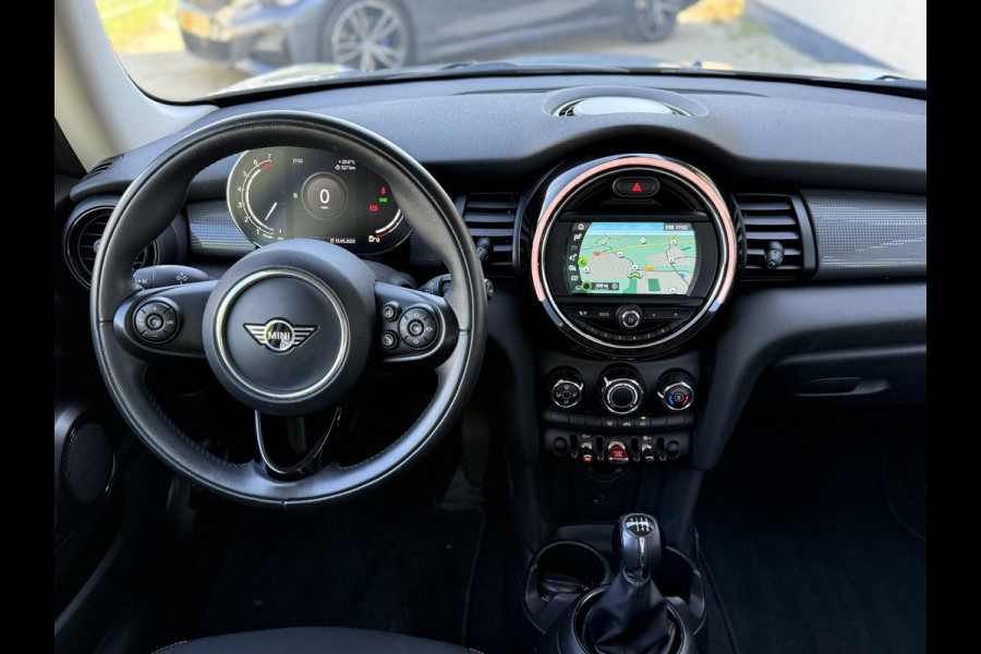 MINI Mini 1.5 Cooper Chili | XENON | CARPLAY | NAVI | KEYLESS | 1e EIGENAAR | NL AUTO