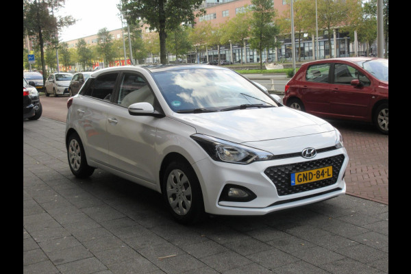 Hyundai i20 1.2 LP i-Drive Cool 5 Deurs Airco Navi Carplay