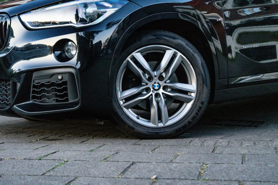 BMW X1 sDrive18i High Executive M-Sport Navi / Cruise / PDC