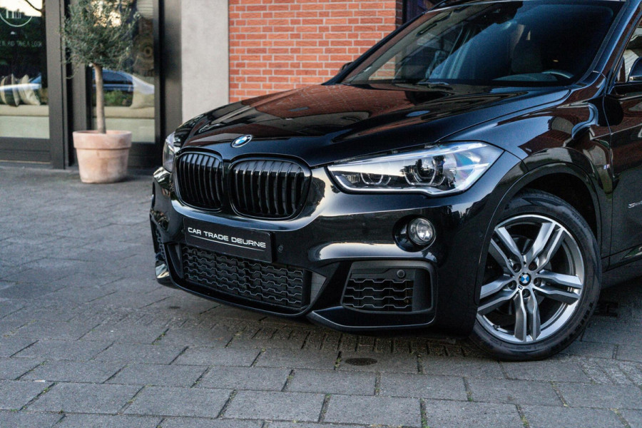 BMW X1 sDrive18i High Executive M-Sport Navi / Cruise / PDC