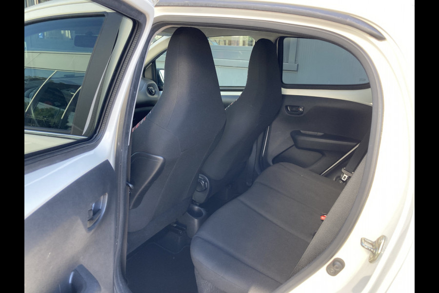Citroën C1 1.0 VTi Feel Comfort Look 5-drs. AIRCO/MEDIA/PRIVACYGLASS