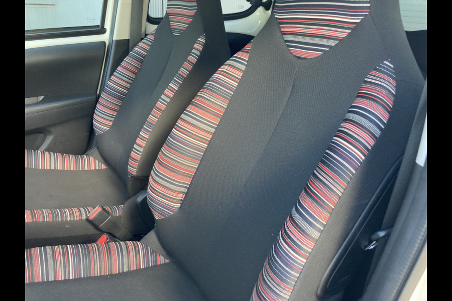Citroën C1 1.0 VTi Feel Comfort Look 5-drs. AIRCO/MEDIA/PRIVACYGLASS