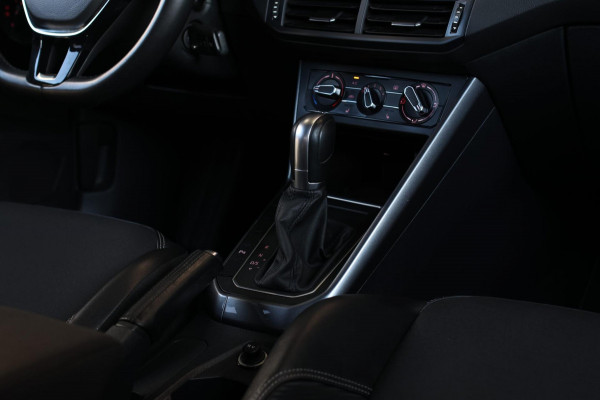Volkswagen Polo 1.0 TSI R-Line *Led*Stoelverwarming*DSG*Navi*
