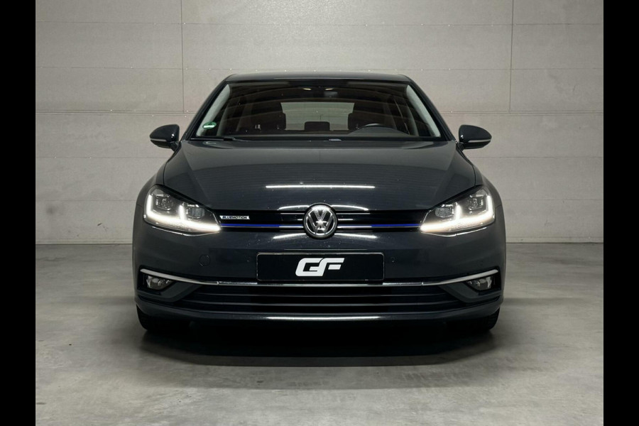 Volkswagen Golf 1.5 TSI 17'' R-Line Massage ACC Carplay NAP