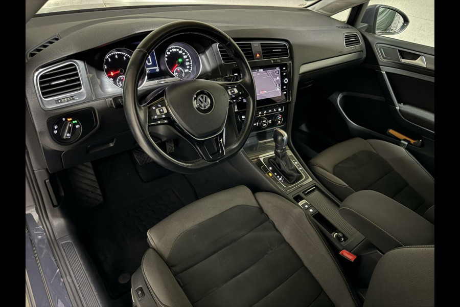 Volkswagen Golf 1.5 TSI 17'' R-Line Massage ACC Carplay NAP