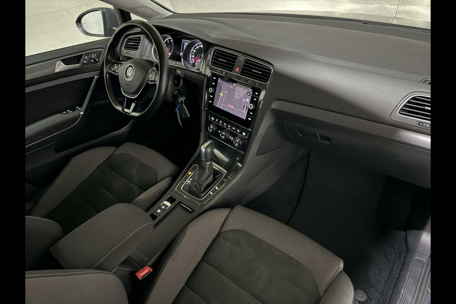 Volkswagen Golf 1.5 TSI 17'' R-Line Massage ACC Carplay NAP
