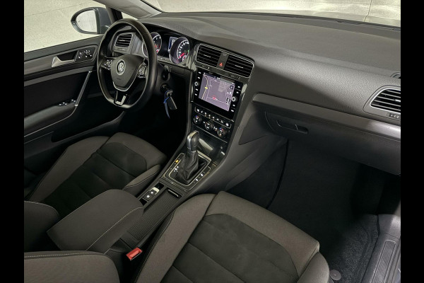 Volkswagen Golf 1.5 TSI 17'' R-Line Massage ACC Carplay NAP