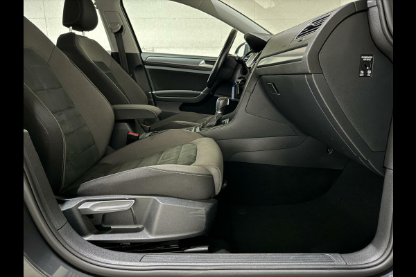 Volkswagen Golf 1.5 TSI 17'' R-Line Massage ACC Carplay NAP