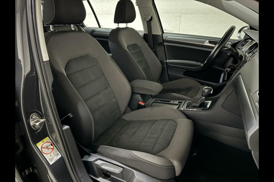 Volkswagen Golf 1.5 TSI 17'' R-Line Massage ACC Carplay NAP