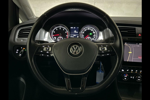 Volkswagen Golf 1.5 TSI 17'' R-Line Massage ACC Carplay NAP