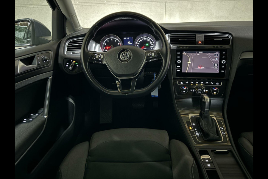 Volkswagen Golf 1.5 TSI 17'' R-Line Massage ACC Carplay NAP