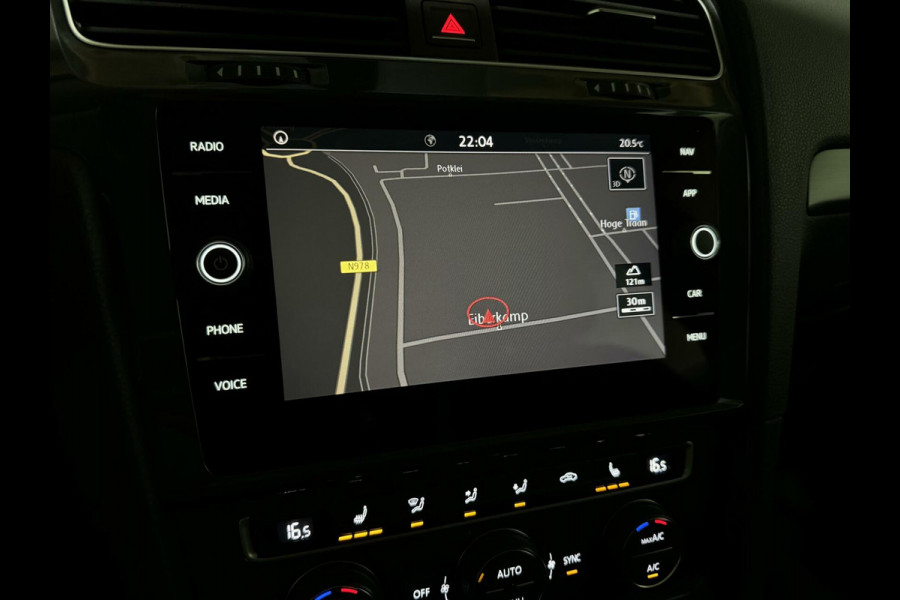 Volkswagen Golf 1.5 TSI 17'' R-Line Massage ACC Carplay NAP