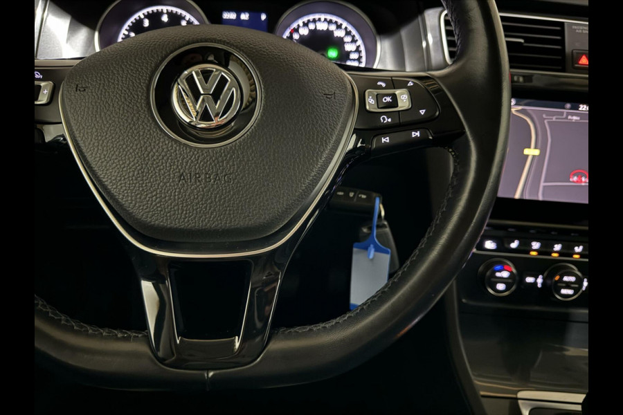 Volkswagen Golf 1.5 TSI 17'' R-Line Massage ACC Carplay NAP