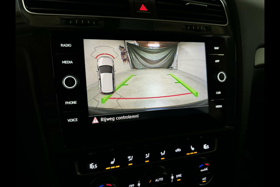 Volkswagen Golf 1.5 TSI 17'' R-Line Massage ACC Carplay NAP