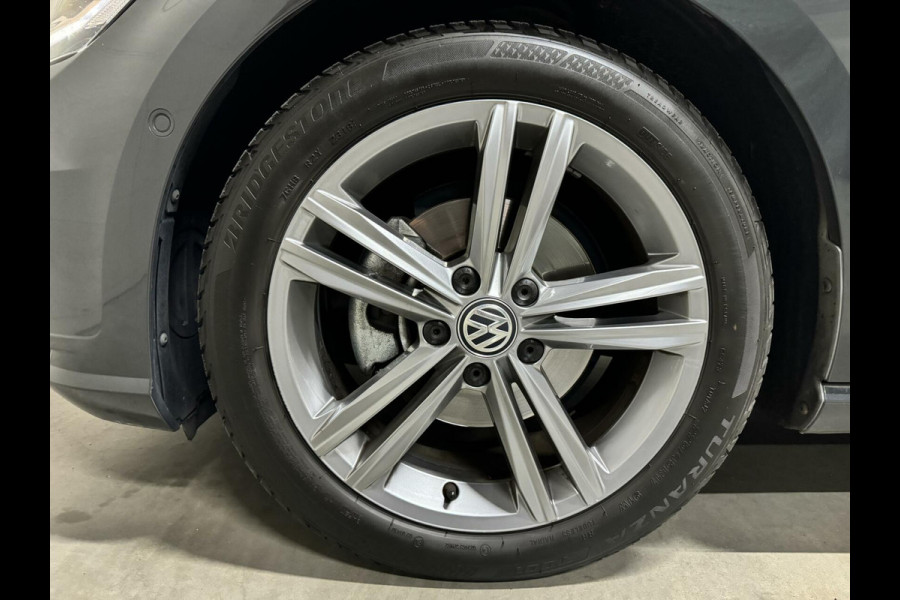 Volkswagen Golf 1.5 TSI 17'' R-Line Massage ACC Carplay NAP