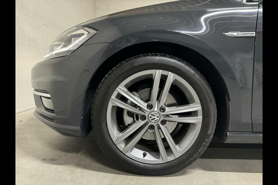 Volkswagen Golf 1.5 TSI 17'' R-Line Massage ACC Carplay NAP