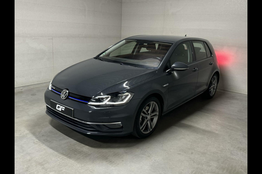 Volkswagen Golf 1.5 TSI 17'' R-Line Massage ACC Carplay NAP