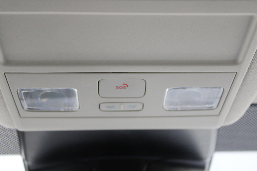 Ford Transit Custom 320 2.0 TDCI L2H1 Trend DC 150 pk - LED Koplampen - 5 Zits - 2x Schuifdeur - Stoelverwarming - Privacyglass